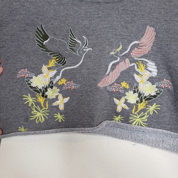 Cable & Gauge | Embroidered Birds Crop Top - Picture 4 of 6